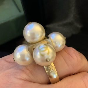 Vintage Chanel faux pearl ring